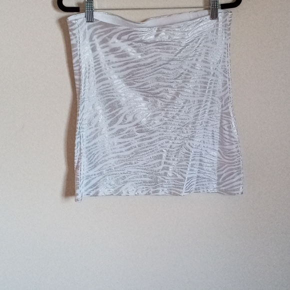 No Boundaries Silver Zebra Tube Top Women - Picture 7 of 7